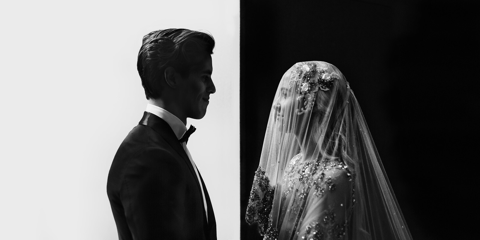Esta imagen en blanco y negro de unos novios es la mejor foto de bodas de 2020 según The International Wedding Photographer of The Year Awards
